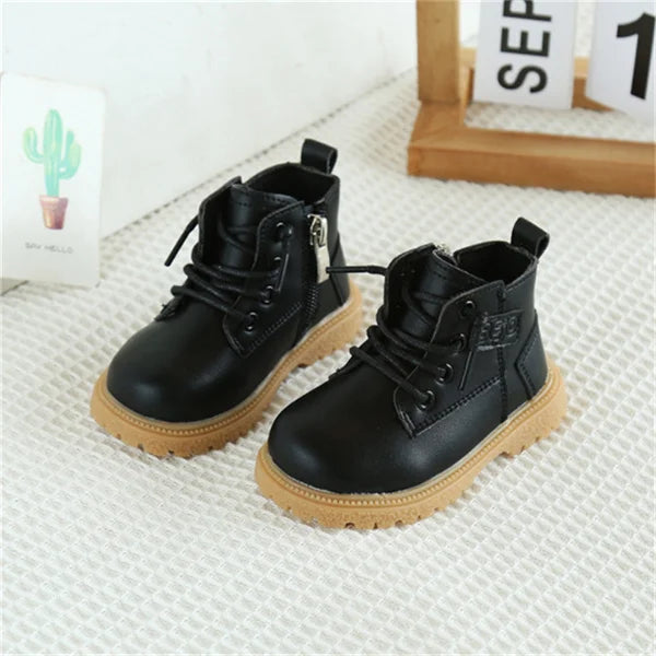 2024 Neue Frühling/Herbst Baby-Stiefel Leder Britischer Stil Jungen Mode-Stiefel Gummisohle Reißverschluss Kleinkind Mädchen Stiefeletten 15-25