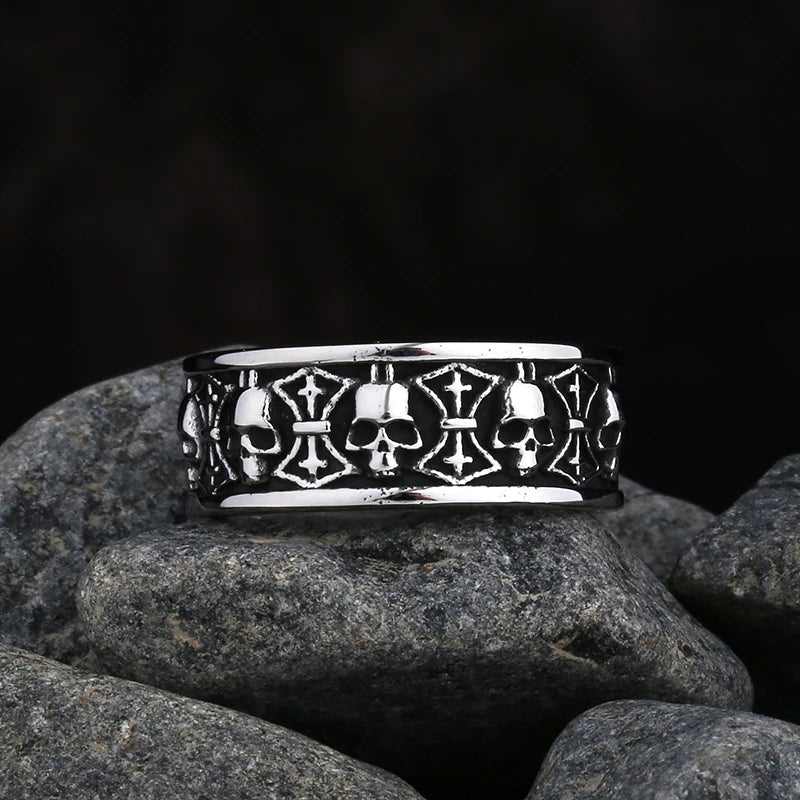 Kostenloser Versand Punk Rock Vintage 2023 Neue Herren 316L Edelstahl Totenkopfringe mit rotem Zirkon Amulett Schmuck Freund Geschenk