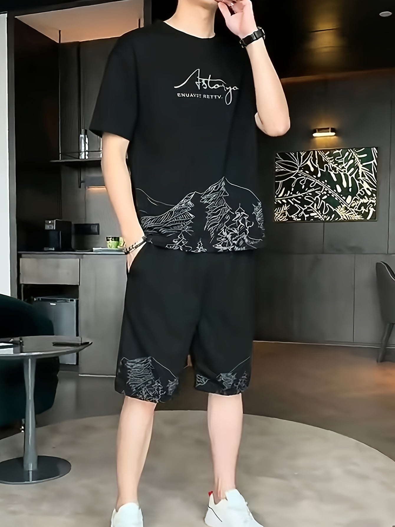 A Men'S Summer Casual Two-Piece Set Featuring a Stylish Short-Sleeve T-Shirt with a Round Neck And Drawstring Shorts, Perfect for Everyday Vacation Beach Wear