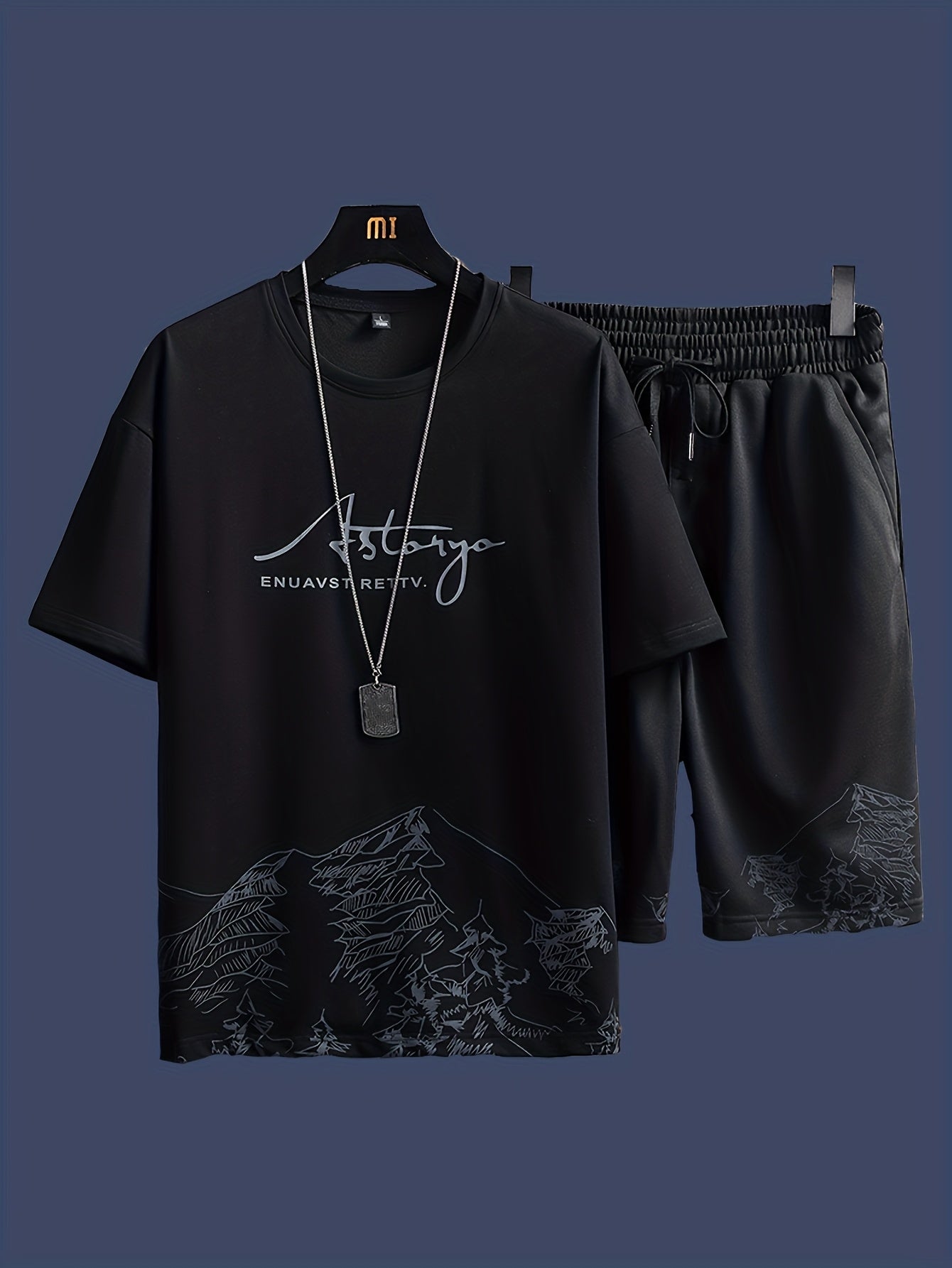 A Men'S Summer Casual Two-Piece Set Featuring a Stylish Short-Sleeve T-Shirt with a Round Neck And Drawstring Shorts, Perfect for Everyday Vacation Beach Wear
