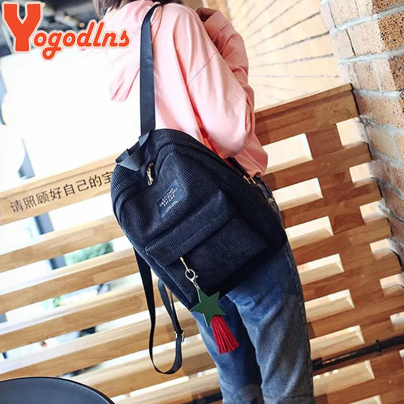 Yogodlns Sacs à dos pour femmes Sac à bandoulière d'école avec pompon Sac à dos en velours côtelé pour femmes Sacs pour ordinateur portable pour filles Sac à dos de style preppy