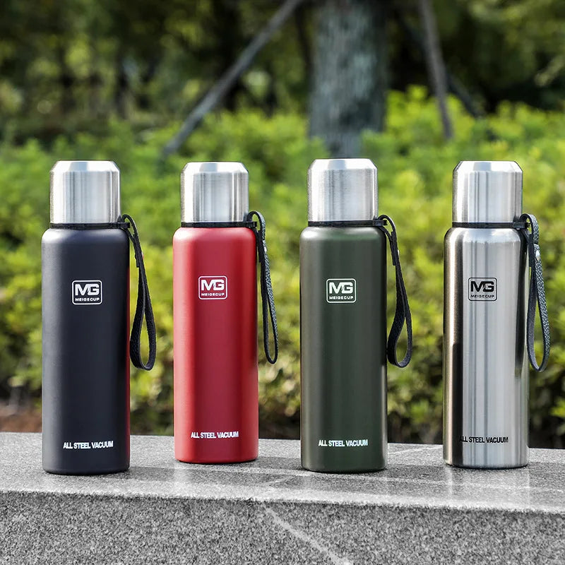 UPORS Edelstahl-Thermoskanne mit großer Kapazität, tragbare Vakuum-Flasche, isolierter Becher mit Seil, Thermosflasche 500/700/1000/1500ml
