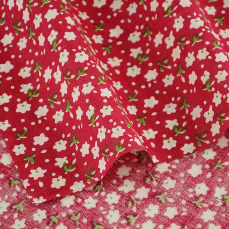 Schöner frischer rot bedruckter Stoff mit Blumenmustern, dünner Stoff aus 100 % Baumwolle, Patchwork für DIY-Bastelarbeiten, Heimtextilien, Meterware