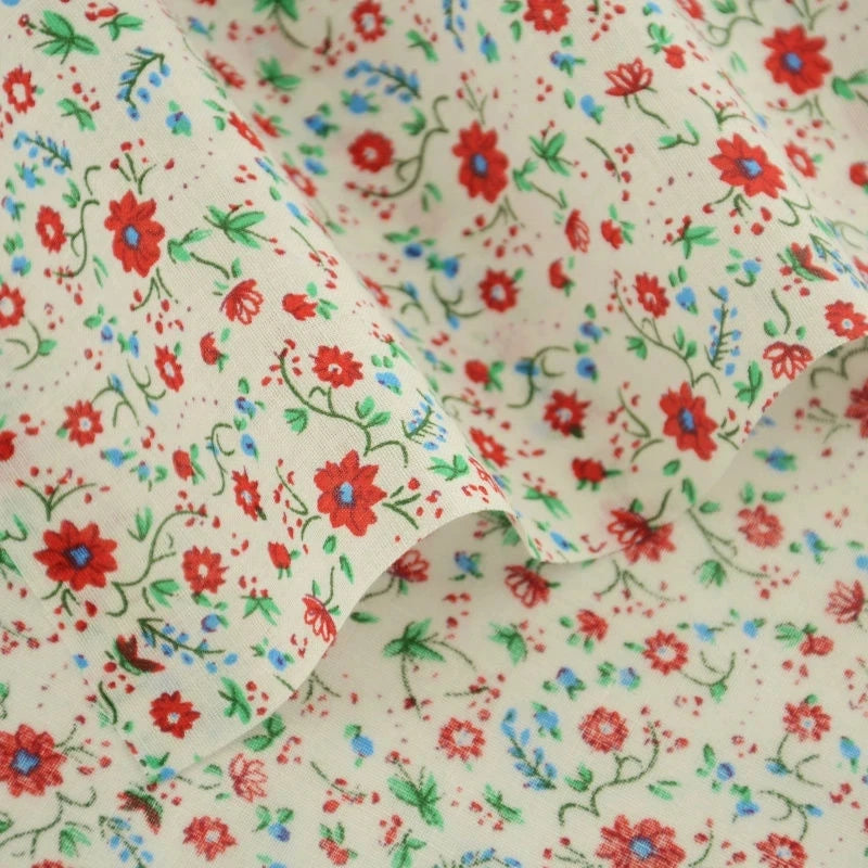 Schöner frischer rot bedruckter Stoff mit Blumenmustern, dünner Stoff aus 100 % Baumwolle, Patchwork für DIY-Bastelarbeiten, Heimtextilien, Meterware