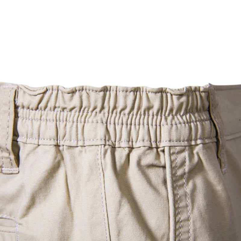 Nouveau short décontracté d'été pour homme - Pantalon coupe slim à jambe droite de cinq pouces dans des couleurs unies tendance pour les vêtements masculins.