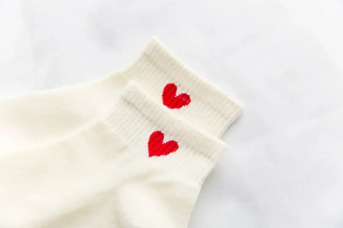 Frühling und Herbst Liebesherz MusterDamen Socken Lässige Sportsocken Kurze Bootssocken Süße reine Baumwolle Knöchelsocken Harajuku