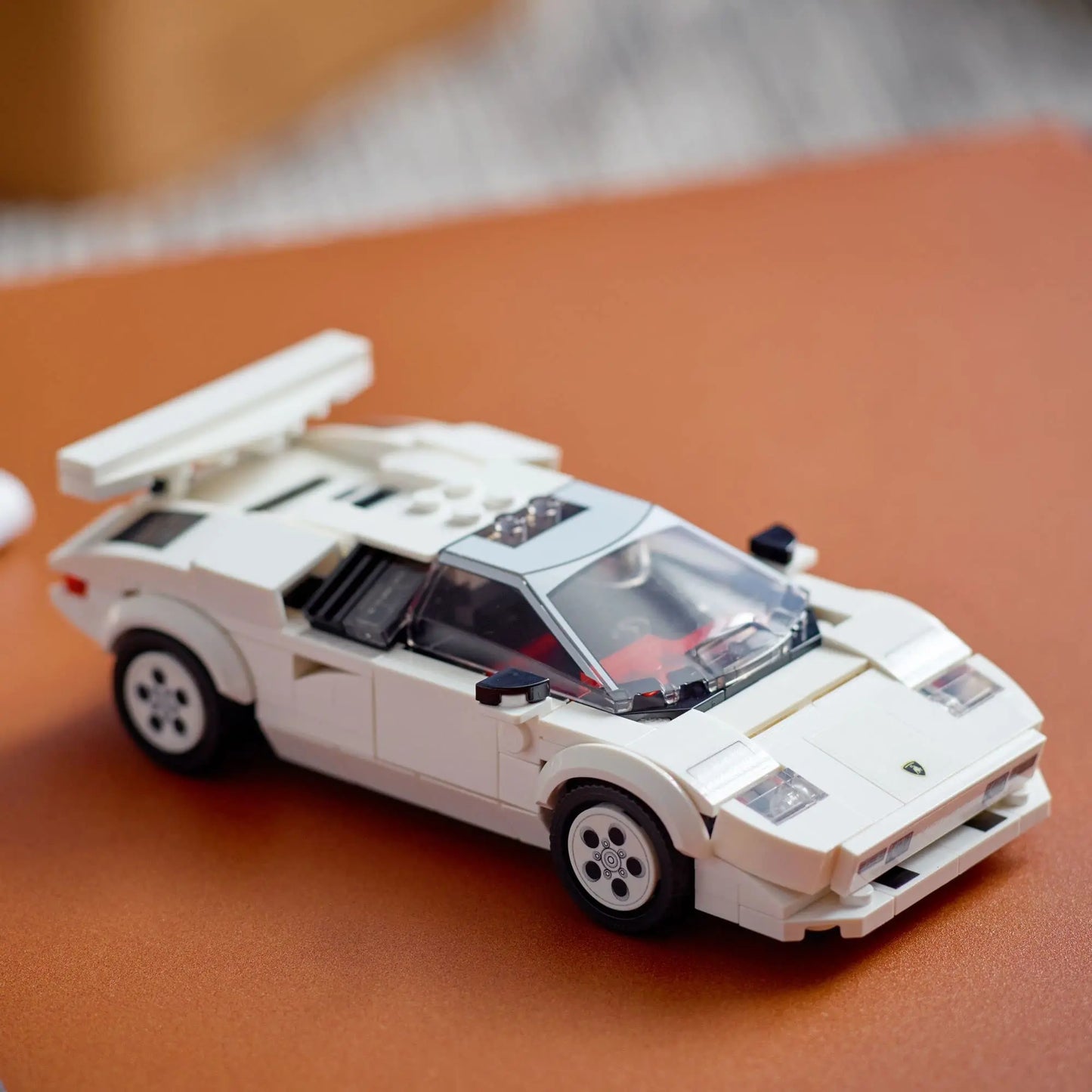 LEGO Speed Champions Lamborghini Countach 76908 Rennwagen-Spielzeug-Sammelbausatz Rennfahrer-Minifigur als Geburtstagsgeschenk