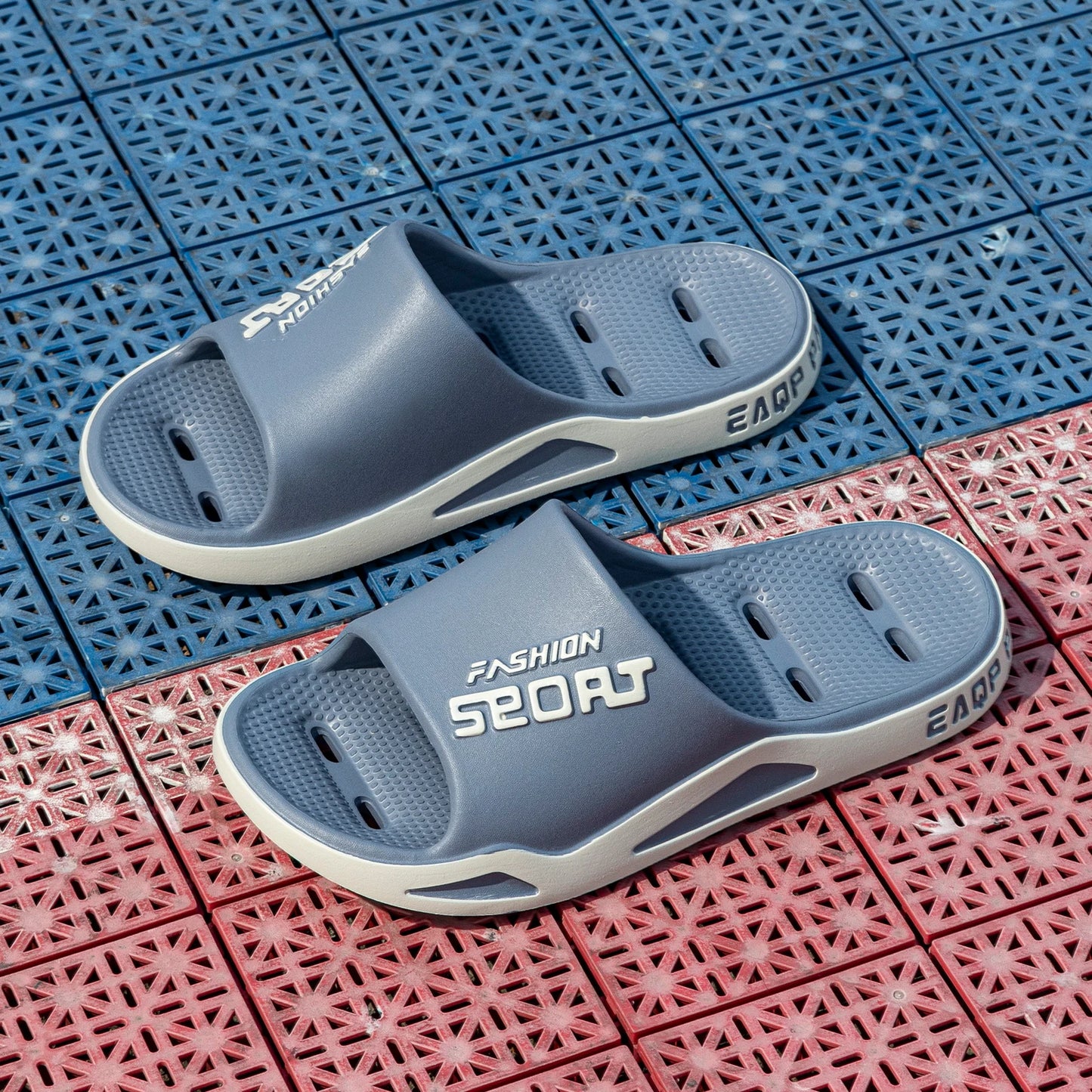 Chaussons d'intérieur plats et confortables pour hommes, pantoufles de chambre fraîches d'été, simples, antidérapantes, pour couples, à la mode, à bout ouvert, chaussures de maison
