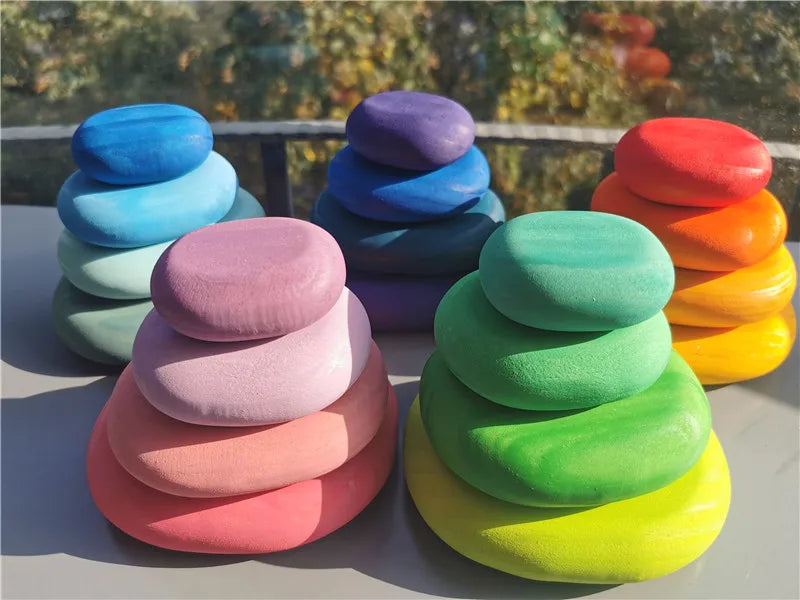 Holzspielzeug für Kinder Regenbogenfluss-Kieselsteine Puppen Ringe Bälle Bau- und Stapelklötze