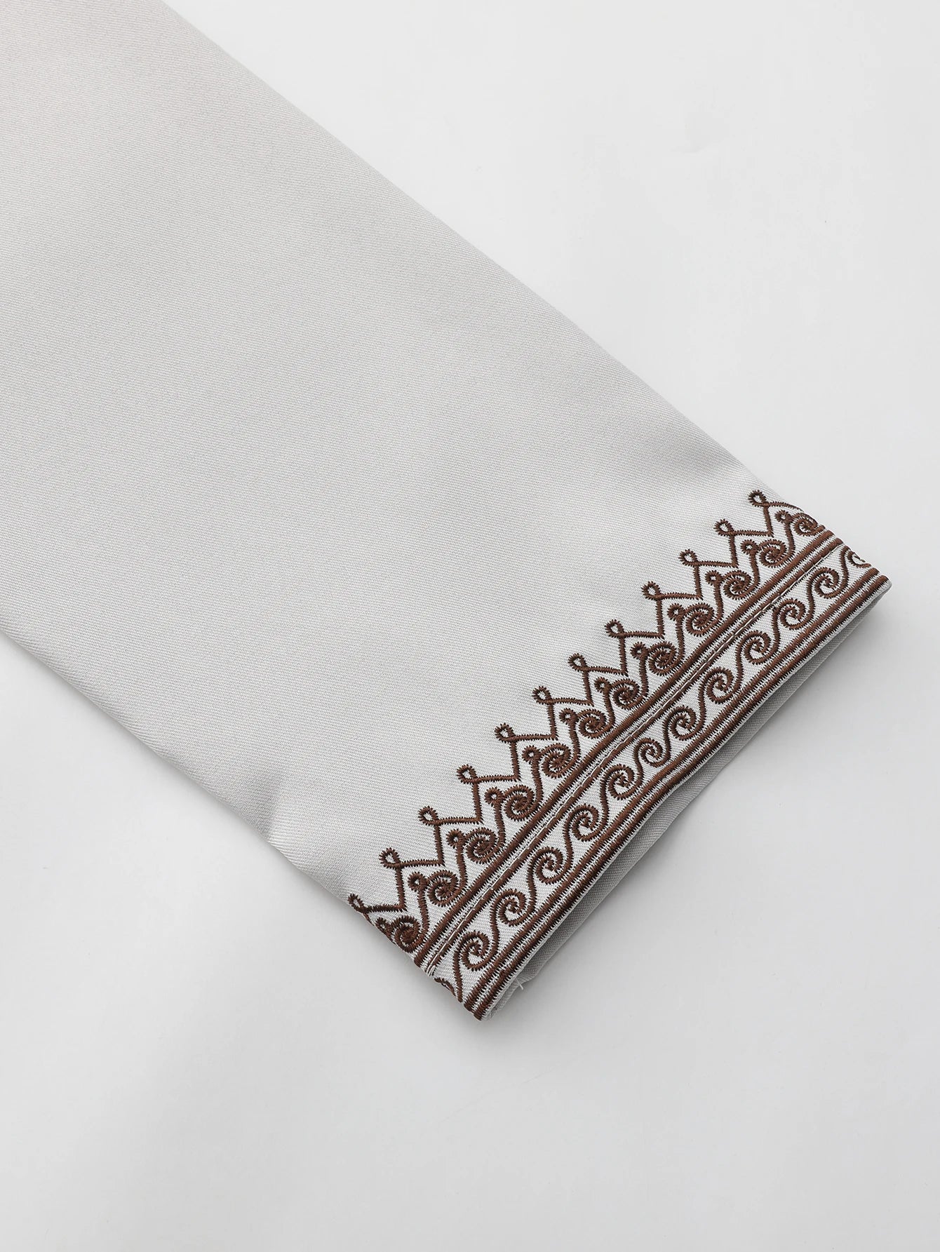 Moroccan men's thobe, long sleeve ethnic style embroidered stand collar zipper design Muslim men's fashionable Abaya Arabic fest