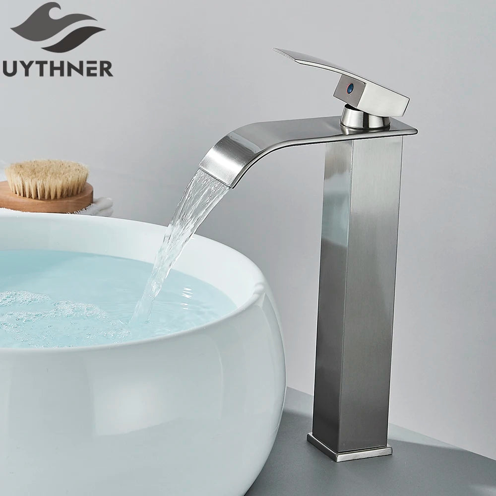 Robinet de Lavabo Doré Brossé, Élégant Robinet Cascade pour Salle de Bain, Mitigeur Monocommande en Laiton à Fixation sur Plan