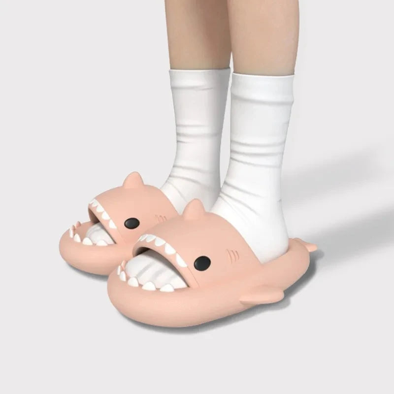 Chaussons de requin pour femmes adultes enfants salle de bain antidérapants EVA sandales d'extérieur pour hommes tongs de plage couples sandales à semelles épaisses