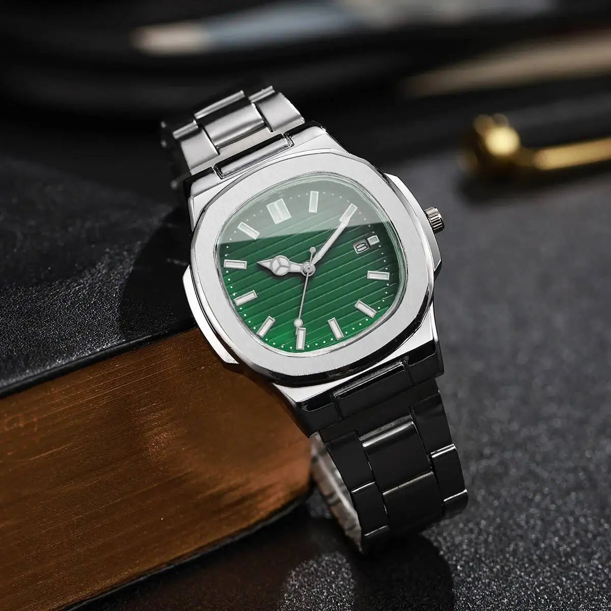 Montre de Luxe pour Homme, Cadran Carré Tendance, Bracelet en Acier Inoxydable, Mouvement à Quartz avec Calendrier (Sans Boîte)