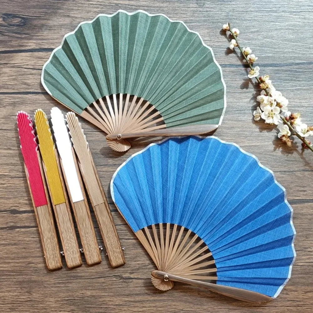 Mini ventilateur créatif rétro en coquillage, éventail pliable en tissu coton lin chinois, éventail portable de style chinois doux, cadeau éventail