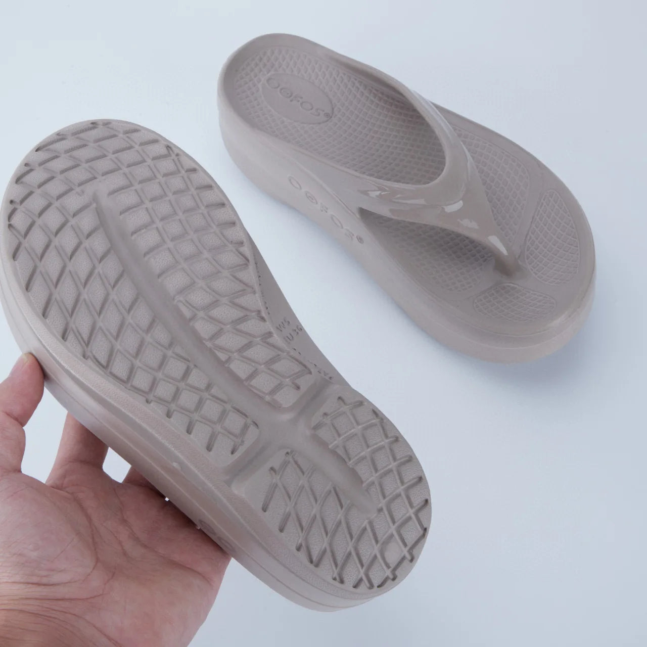 Oofos Summer Sport Flip Flops Slip Resistant Thick Sole EVA Arch Support Sandals Cushion Recovery Slides Beach Slippers