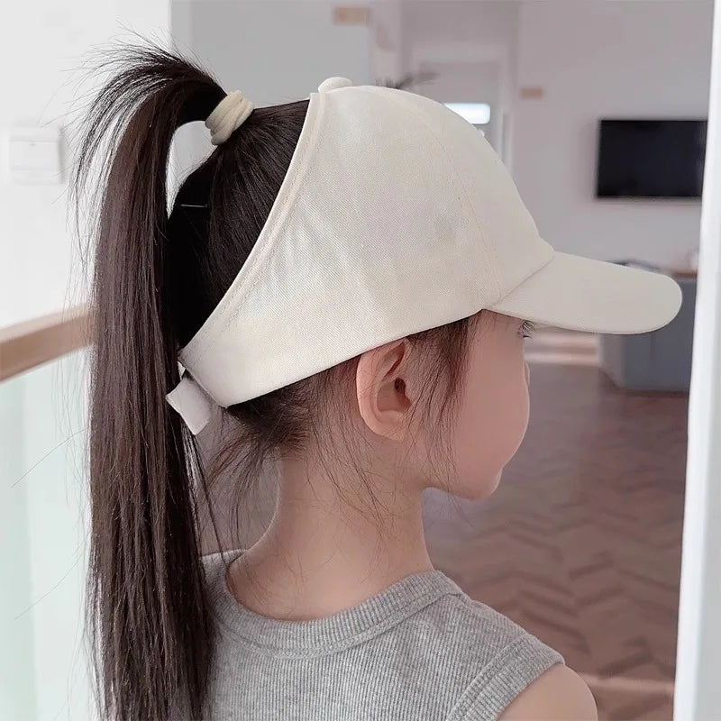 Casquettes de Baseball pour Enfants Garçons Filles Chapeau de Soleil Cœur Creux Amour Chapeaux à Queue de Cheval Haute Casquettes de Baseball Réglables pour Enfants de 4 à 12 Ans