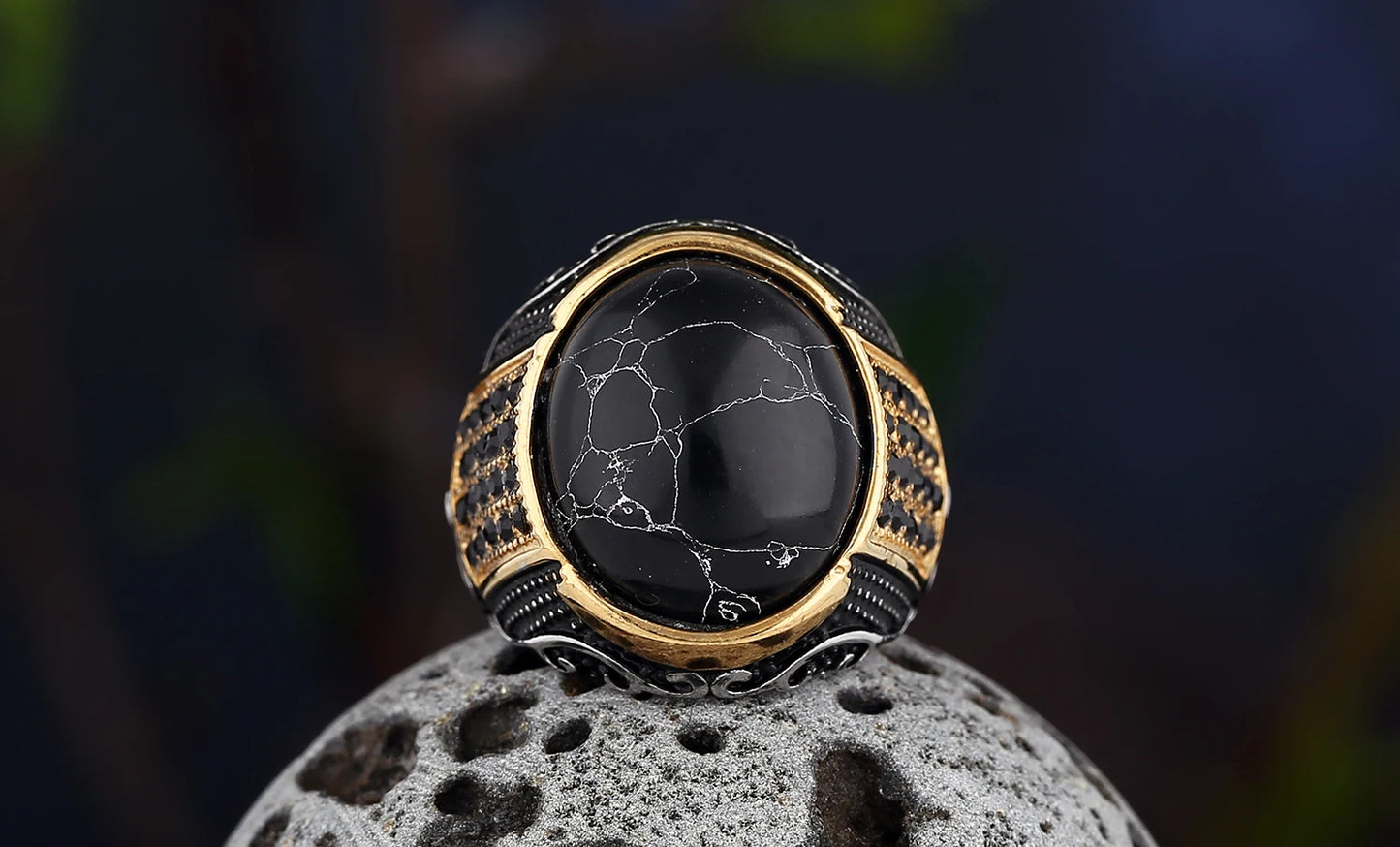 Dropshipping Vintage Gothic Stil Schwarzer Stein Ring 316L Edelstahl Geschnitzter Ring Herren und Damen Mode Biker Schmuck Geschenk