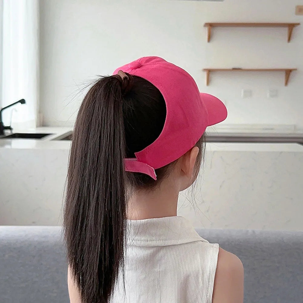 Casquettes de Baseball pour Enfants Garçons Filles Chapeau de Soleil Cœur Creux Amour Chapeaux à Queue de Cheval Haute Casquettes de Baseball Réglables pour Enfants de 4 à 12 Ans