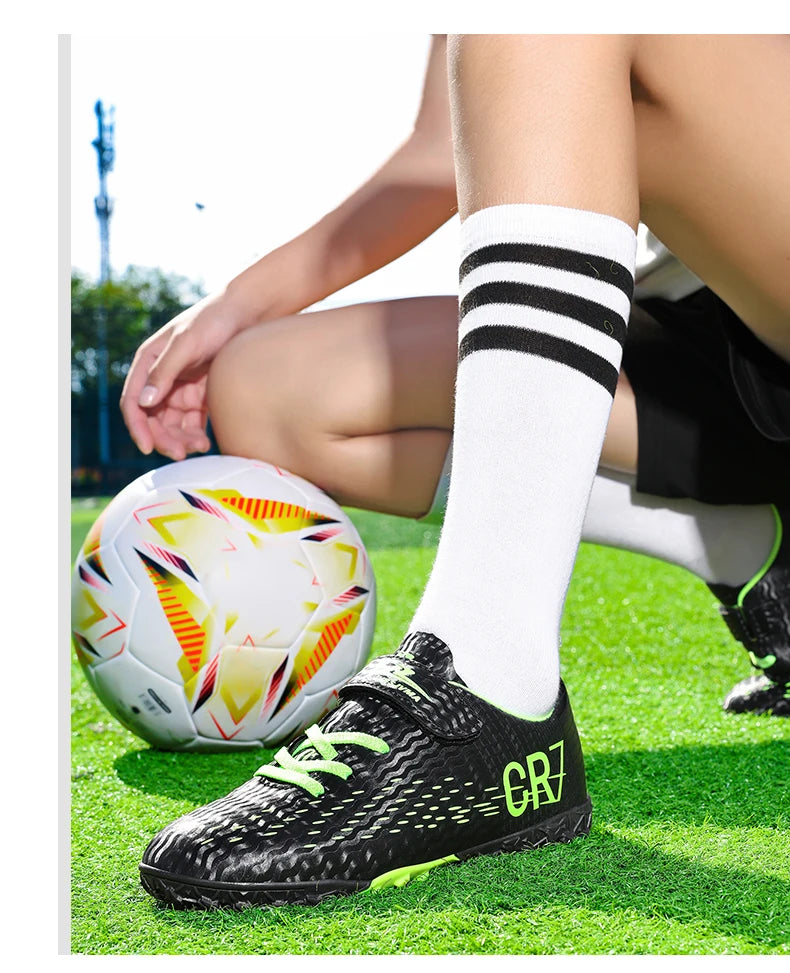Nouvelles Chaussures de football pour enfants, Chaussures d'entraînement de football d'extérieur pour garçons et filles, Crampons de football à scratch, Baskets de futsal 28-39