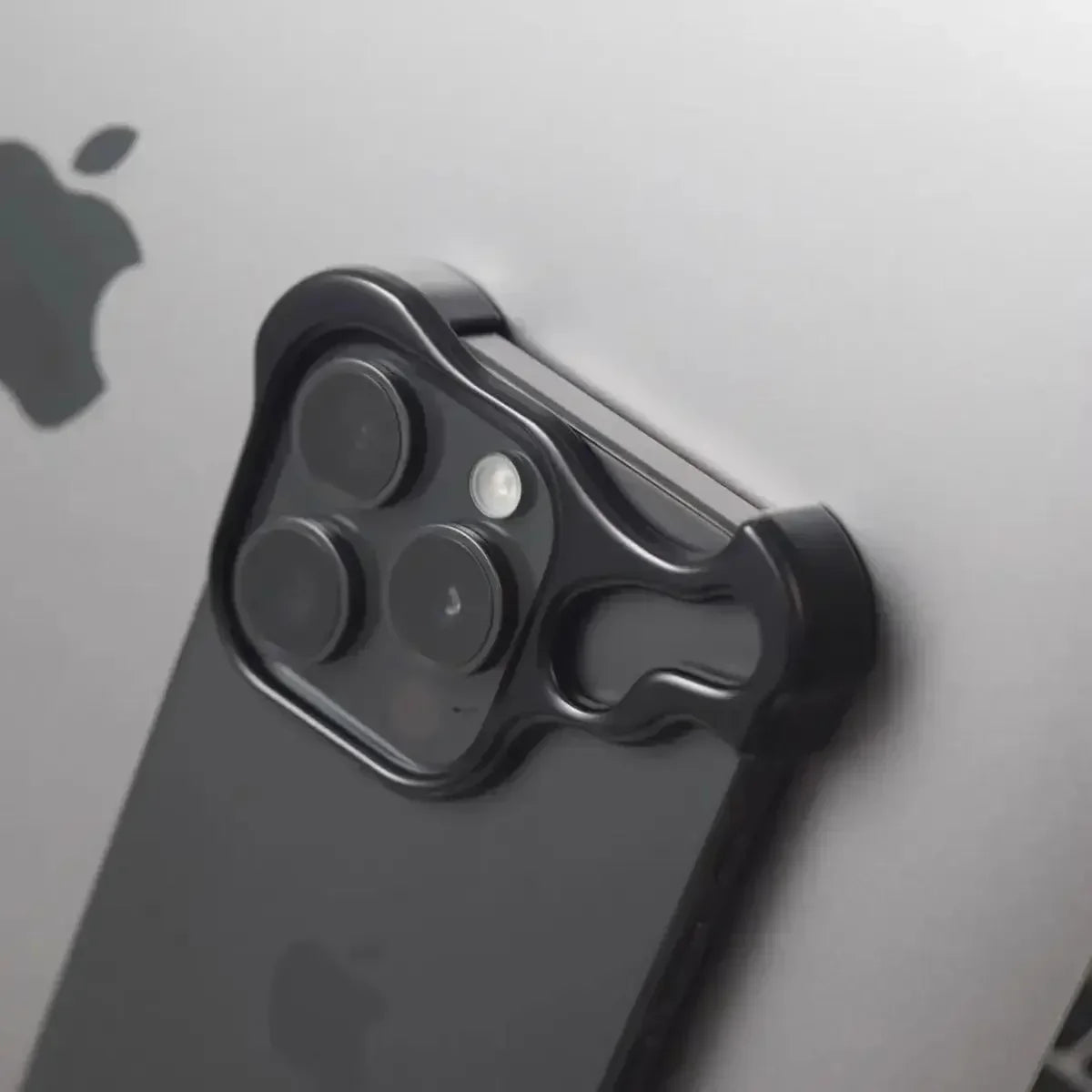 Unregelmäßige Metallstoßfänger Handyhülle für iPhone 17 16 15 14 13 12 Pro Max Plus Linsenfilmschutz Nackte Aluminium Stoßfeste Abdeckung