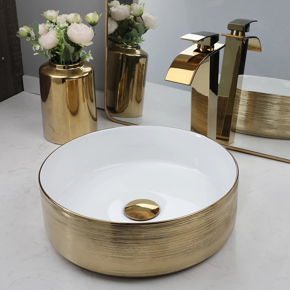 YANKSMART Gold Runder Keramik Waschbecken Wasserhahn Goldener Einhandmischer Wasserfallarmatur mit Pop-up-Ablaufgarnitur Set