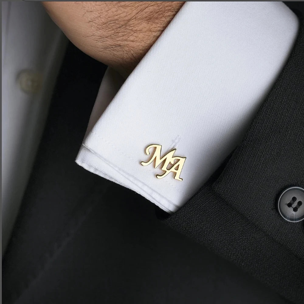 Boutons de manchette initiaux personnalisés pour les mariages. Préparez des cadeaux de mariage pour lui. Préparez des boutons de manchette pour hommes. Préparez des cadeaux pour papa