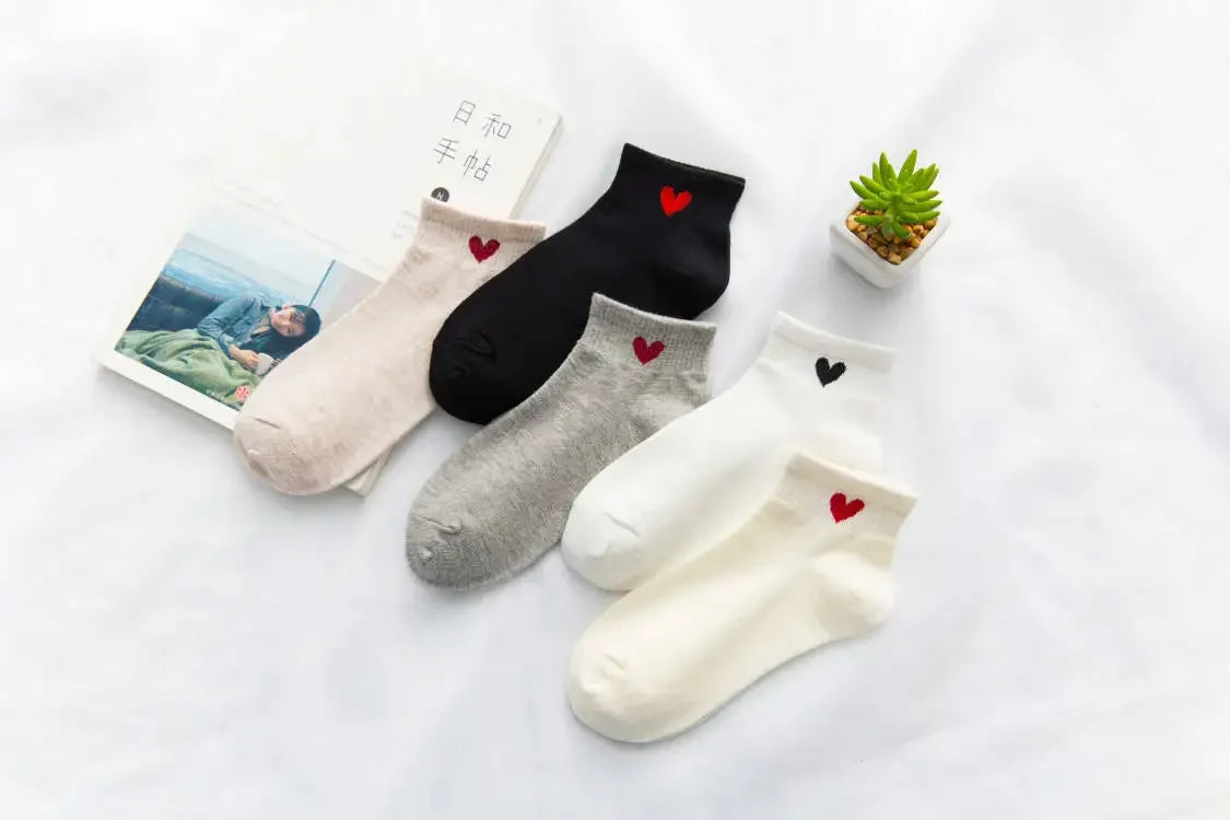 Frühling und Herbst Liebesherz MusterDamen Socken Lässige Sportsocken Kurze Bootssocken Süße reine Baumwolle Knöchelsocken Harajuku