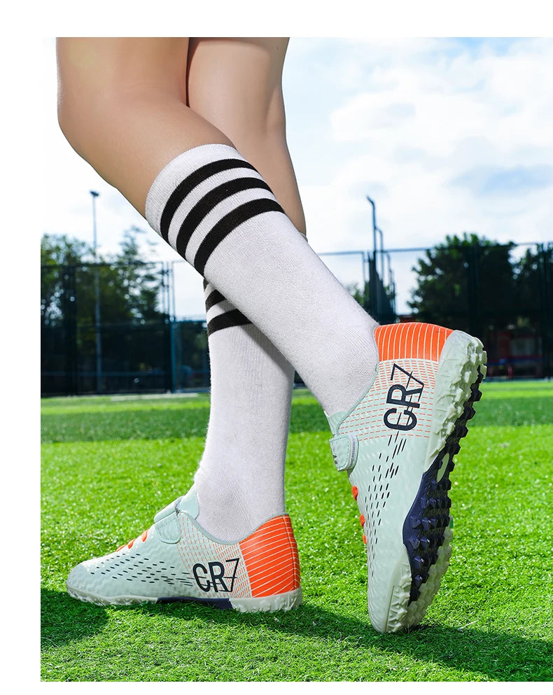 Nouvelles Chaussures de football pour enfants, Chaussures d'entraînement de football d'extérieur pour garçons et filles, Crampons de football à scratch, Baskets de futsal 28-39