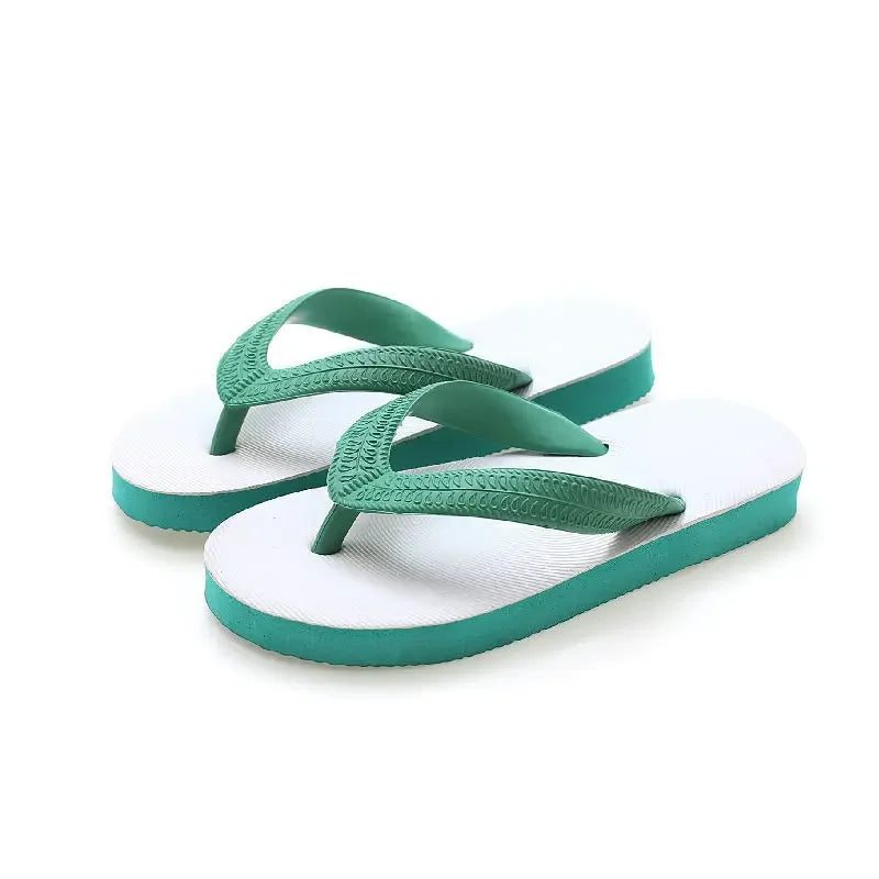 Tongs Enfant, Pantoufles d'Été, Tongs Décontractées Antidérapantes pour Garçons, Respirantes, Couleur Unie, Confortables pour la Plage