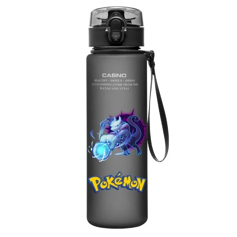 560ML Pokémon Wasserbecher Pikachu Mewtu Gengar Tragbare Plastik-Cartoon-Outdoor-Sport-Großraum-Reise-Wander-Wasserflasche