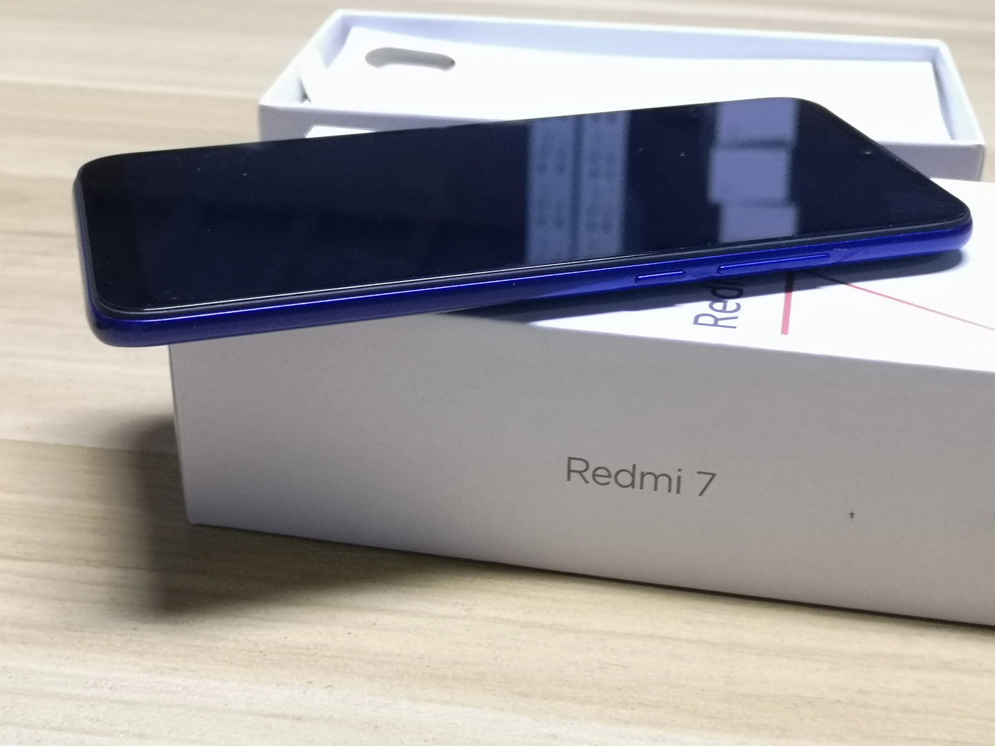 Xiaomi Redmi 7 Handy mit Handyhülle, Dual-SIM-Steckplatz Handy Android Dual-Kamera gebrauchtes Handy