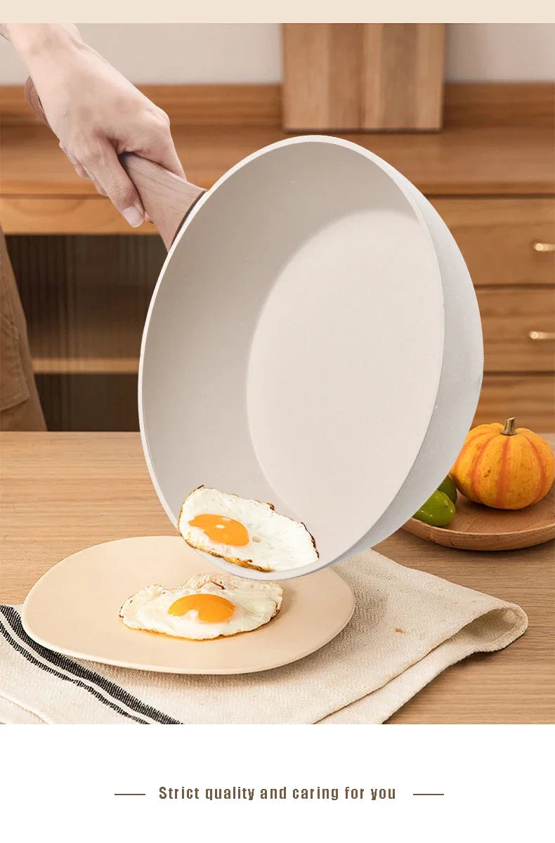 Batterie de cuisine spéciale pour poêles antiadhésives : casseroles, poêles à frire, woks, poêles à steak, crêpières, induction, gaz.