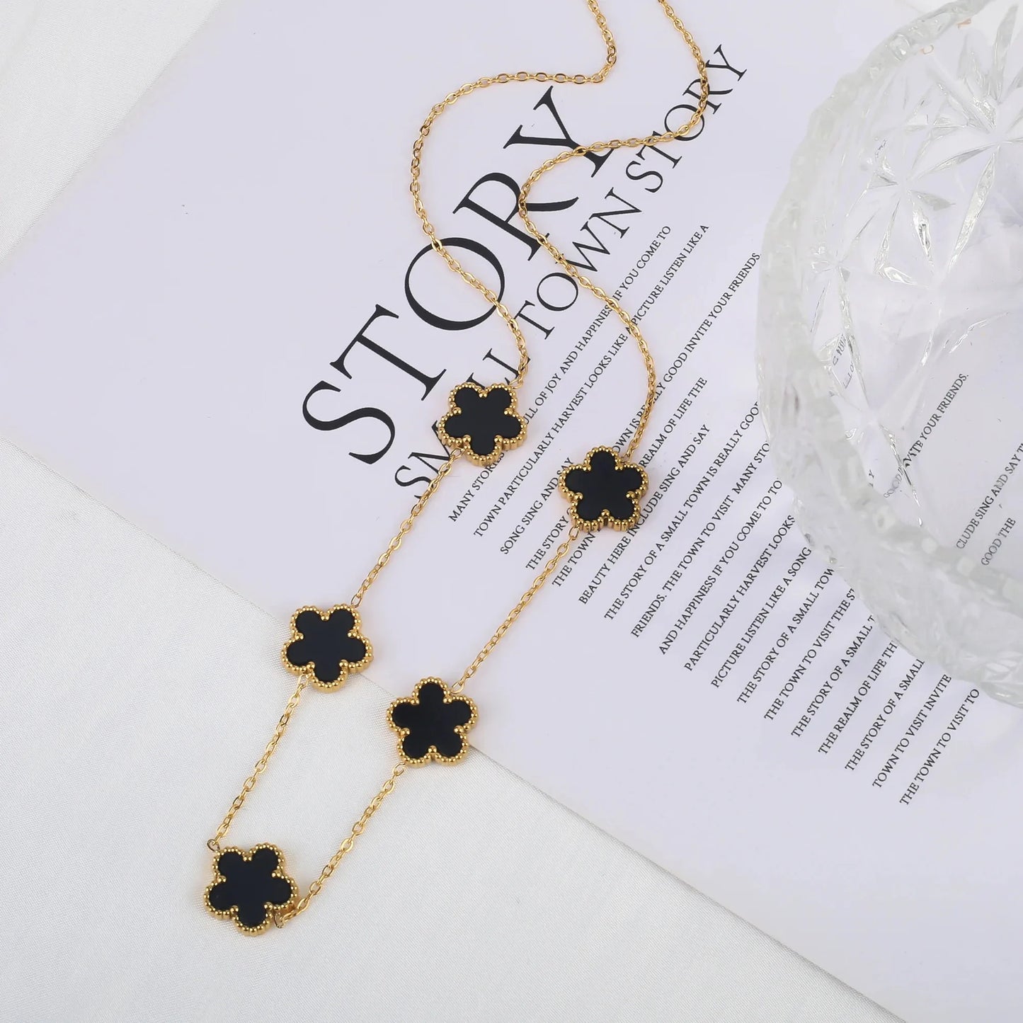Heiße Schmuckverkäufe Edelstahl Fünfblumen-Halskette Armband Ohrringe Set Damenschmuck mit hohem Anspruch Kleeblatt Schmuck Party