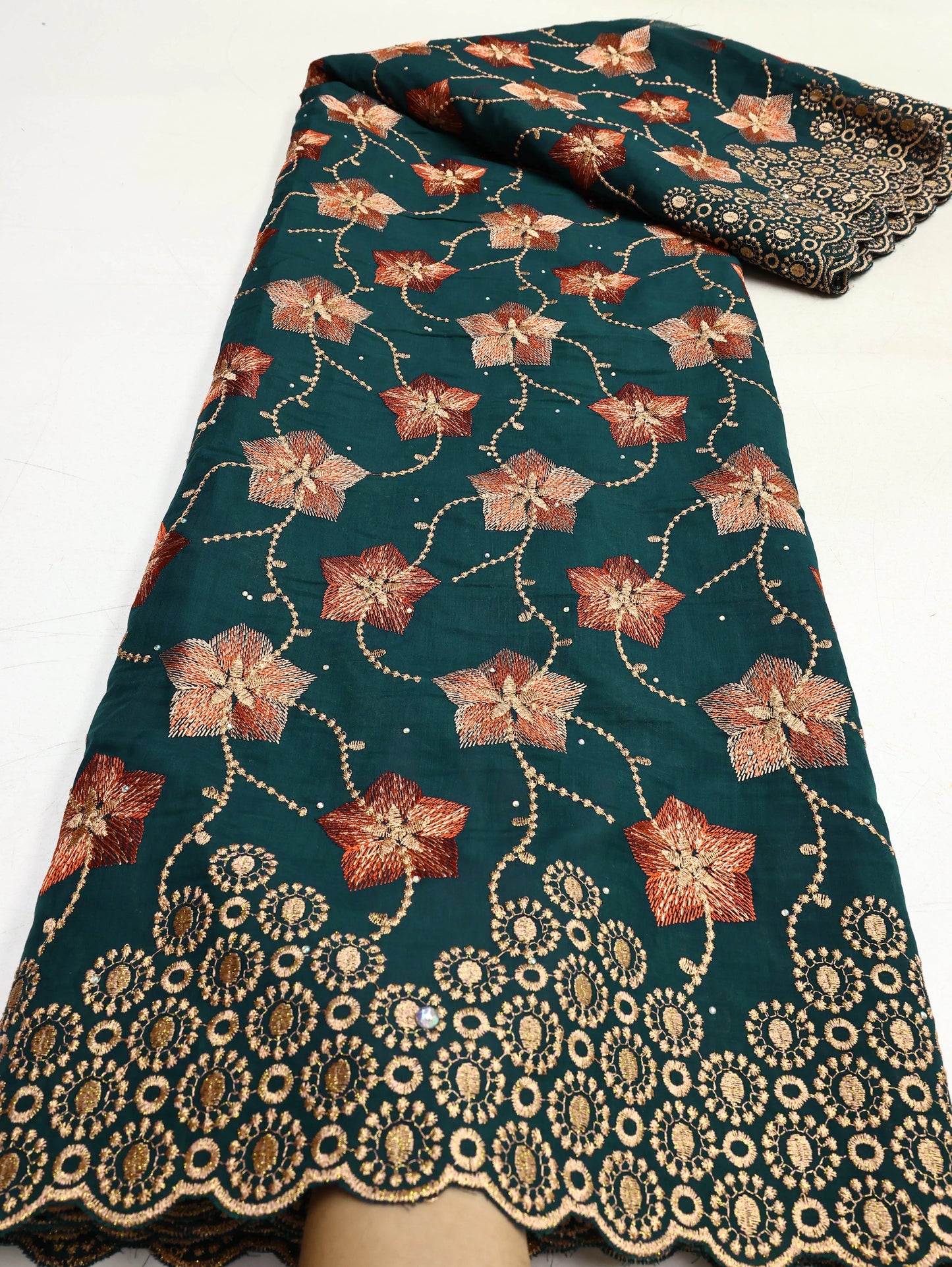 Dentelle Voile Suisse En Suisse Avec Pierres Appliquées Fleur 3D 2026 Tissu De Dentelle Africaine Super Qualité Pour Robe De Mariée En Dentelle