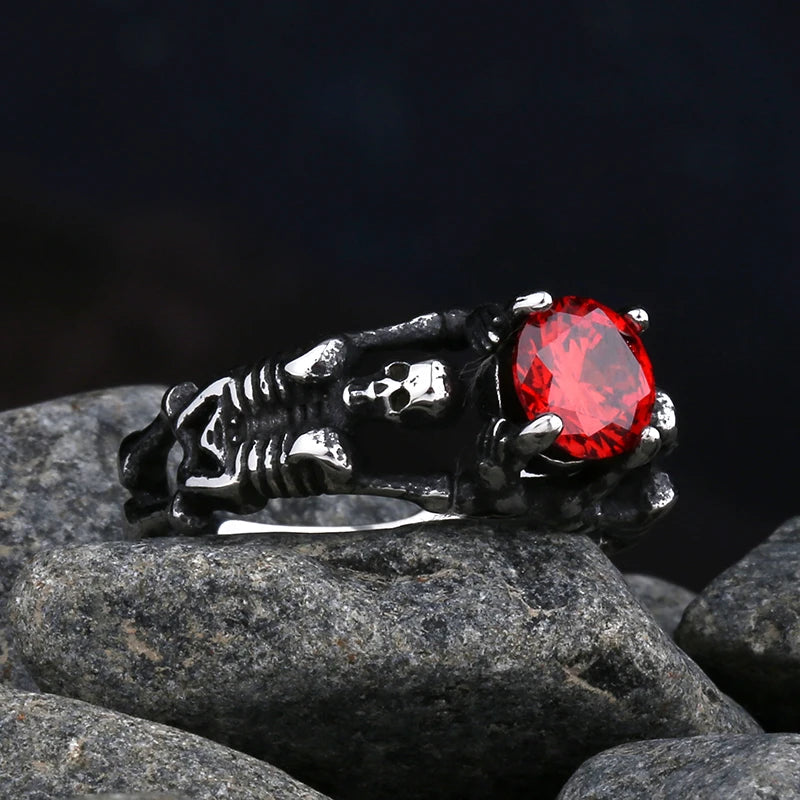 Livraison gratuite Bague homme en acier inoxydable 316L motif crâne avec zircon rouge Bijoux amulettes Cadeau pour petit ami style Punk Rock Vintage 2023 Nouveauté