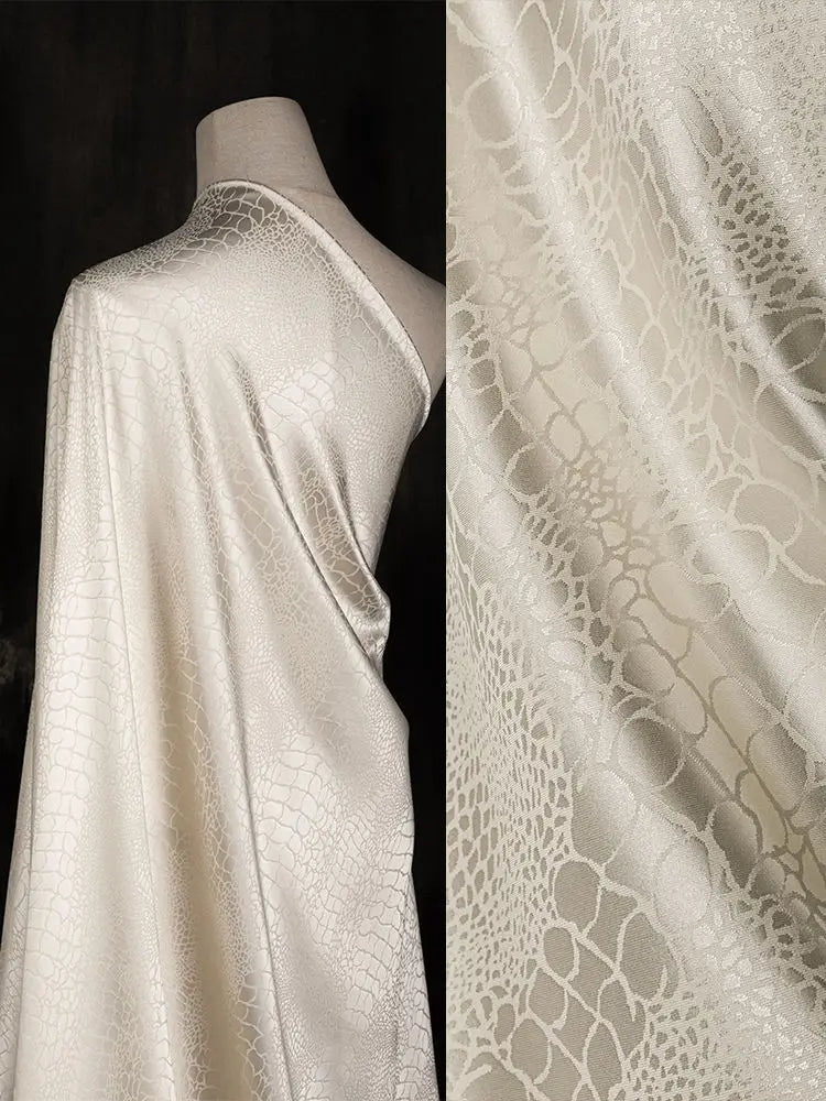 Tissu Micro Stretch Jacquard Noir au Mètre pour Robes Vêtements Couture Motif Uni Imprimé Crocodile Tissu Lisse pour Travaux d'Aiguille