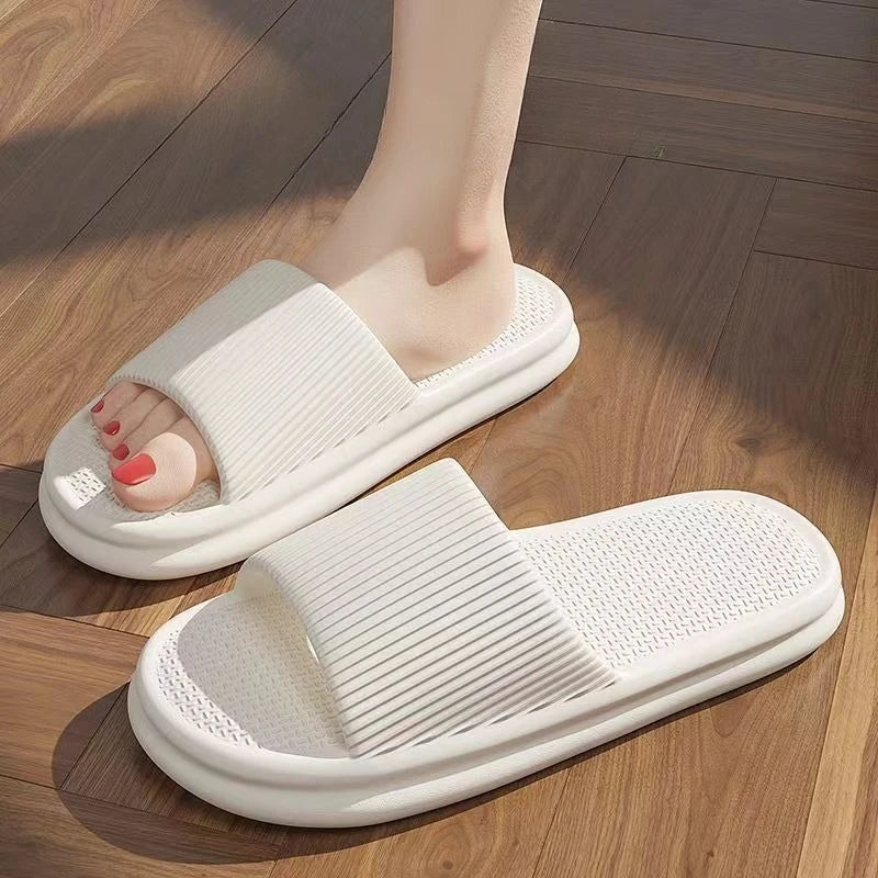Hommes Été Pantoufles Silencieuses Intérieur Maison Salle de Bain Anti-Dérapantes Semelle Souple EVA Sandales Anti-Odeur pour Femmes Confort Légères