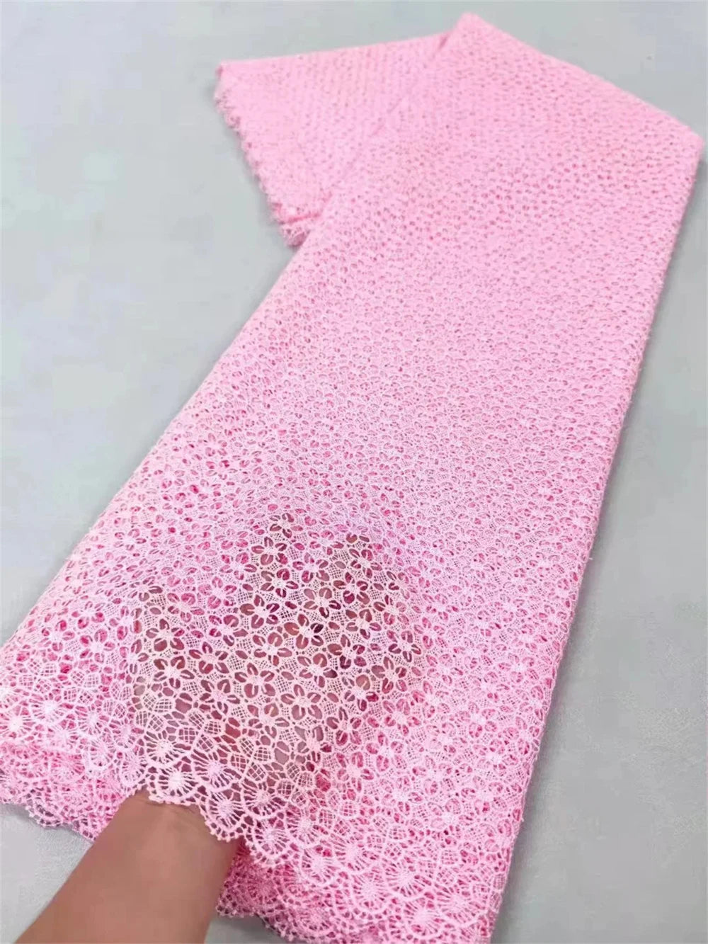 Tissu en soie de lait africain avec dentelle soluble dans l'eau 2025, tissu de dentelle nigériane en soie de lait de haute qualité pour robe de mariée