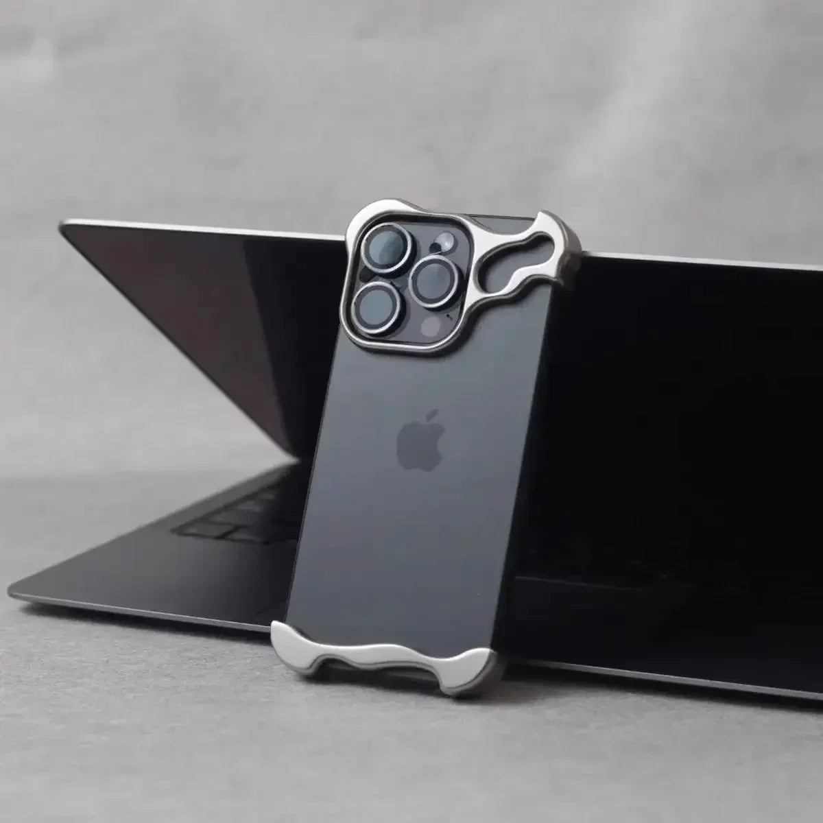 Unregelmäßige Metallstoßfänger Handyhülle für iPhone 17 16 15 14 13 12 Pro Max Plus Linsenfilmschutz Nackte Aluminium Stoßfeste Abdeckung