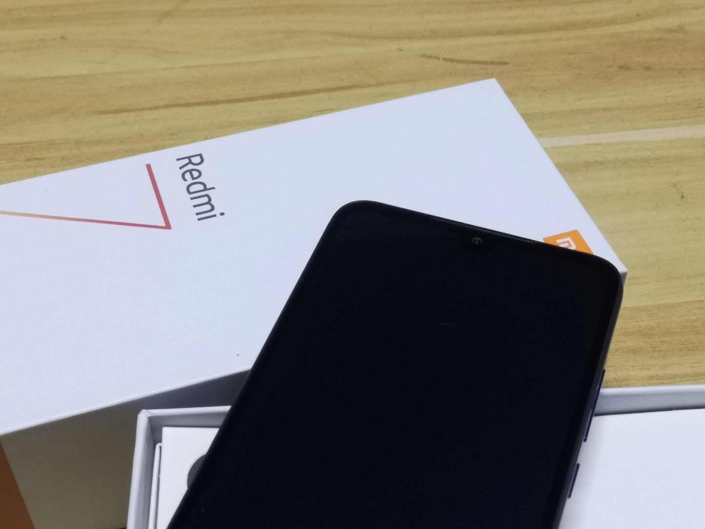 Xiaomi Redmi 7 Handy mit Handyhülle, Dual-SIM-Steckplatz Handy Android Dual-Kamera gebrauchtes Handy