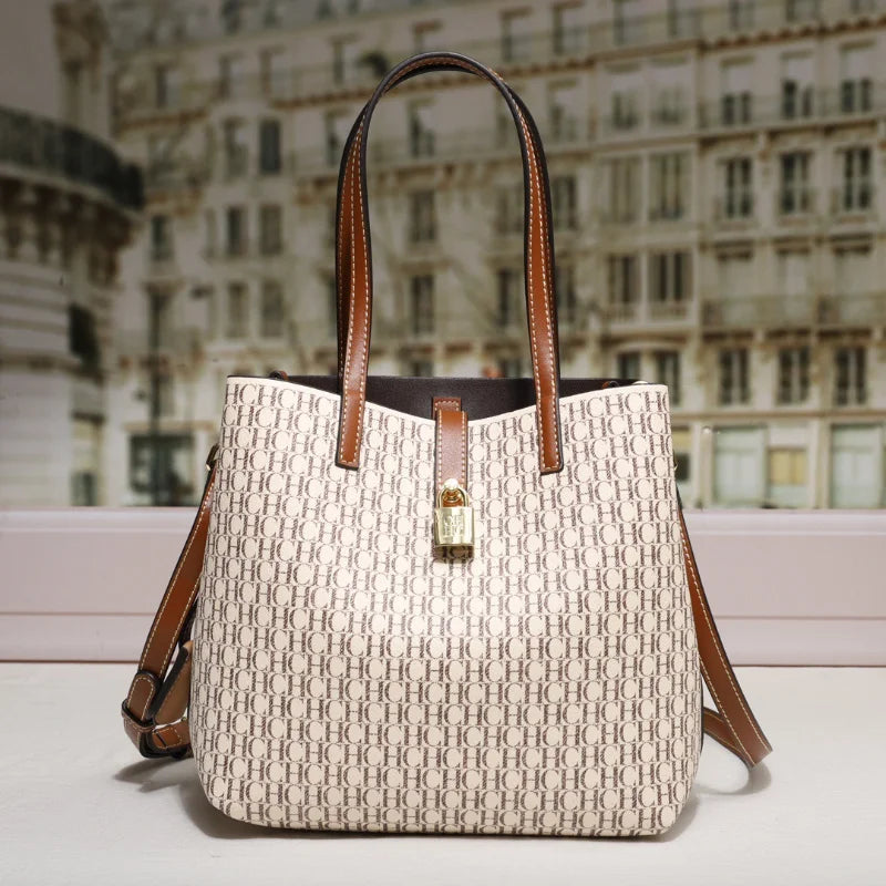 CH Premium Vielseitige Leder Umhängetasche Damen Große Kapazität Alltags Pendler Tasche Buchstabenmuster Design Damen Mode