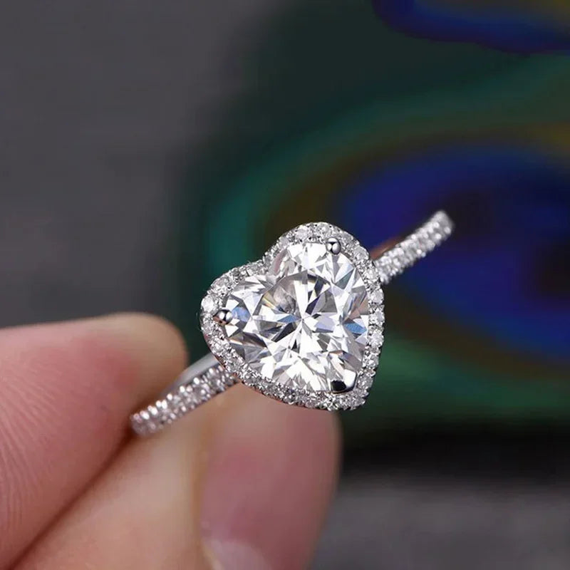 Bague Cœur Luxe Argent pour Femmes Exquise Mode Métal Incrusté de Zircons Blancs Bague de Mariage Bijoux de Fiançailles