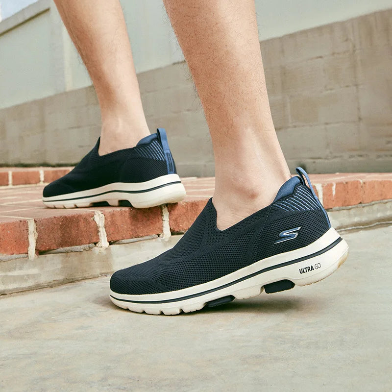 Skechers Schuhe Herren GO WALK 5 Slip-on Freizeit Outdoor Sport Walking Schuhe Herren Leicht Atmungsaktiv Einfaches An- und Ausziehen Sneaker