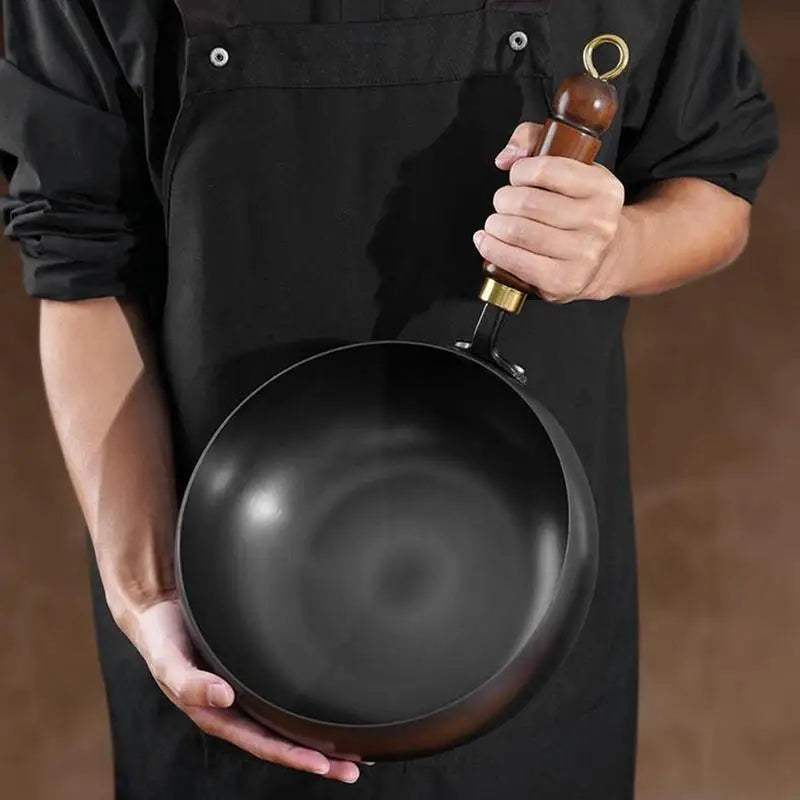 Großer Antihaft-Wok, chinesische Pfanne mit flachem Boden, unbeschichtet, tiefer Eisentopf mit Holzdeckel, 24 cm Durchmesser, Bratpfanne