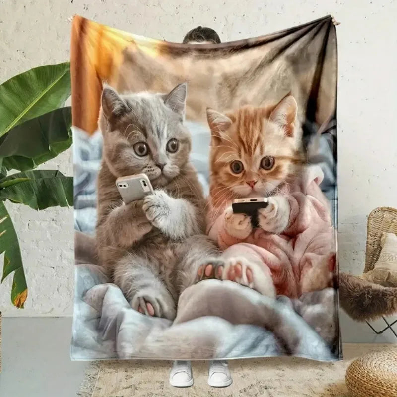 VIKAMA Cartoon Cat Flannel Blanket, Suitable for All Seasons, Soft Cat-patterned Office Nap Blanket and Home Gift Blanket