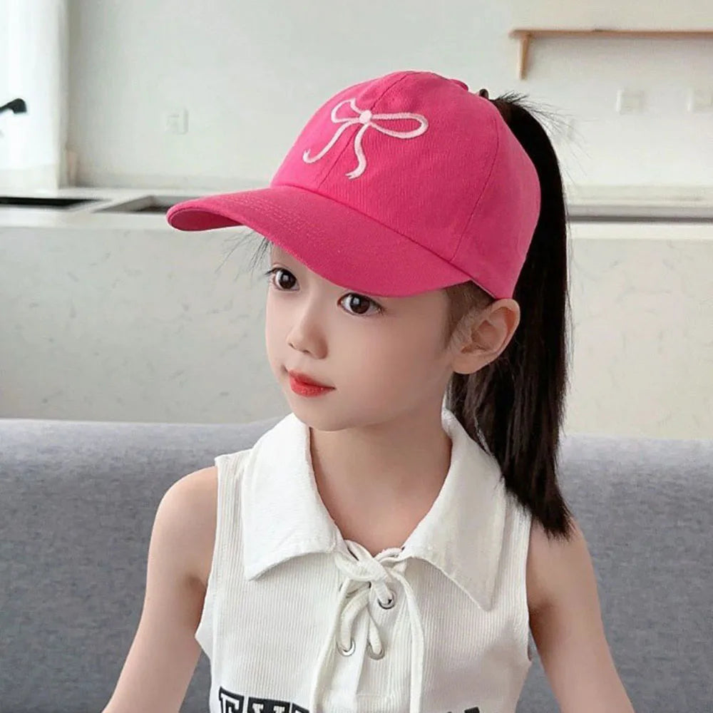Casquettes de Baseball pour Enfants Garçons Filles Chapeau de Soleil Cœur Creux Amour Chapeaux à Queue de Cheval Haute Casquettes de Baseball Réglables pour Enfants de 4 à 12 Ans