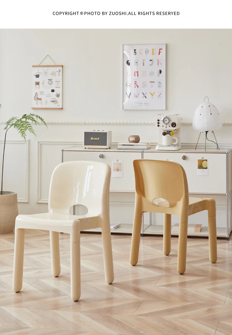 Chaise de salle à manger créative haut de gamme de luxe léger, chaise à dossier en plastique de style nordique du milieu du siècle, simple et à la mode