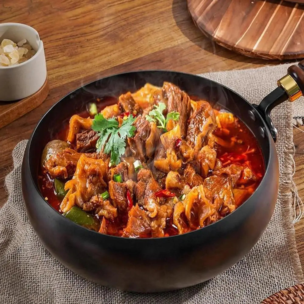 Großer Antihaft-Wok, chinesische Pfanne mit flachem Boden, unbeschichtet, tiefer Eisentopf mit Holzdeckel, 24 cm Durchmesser, Bratpfanne