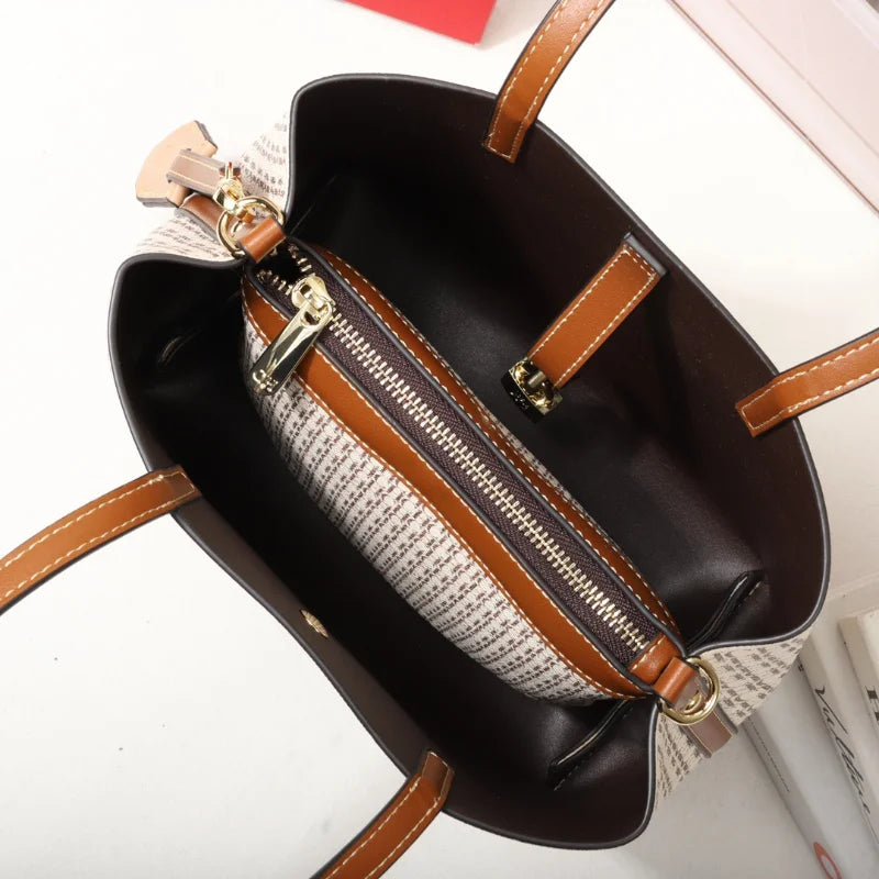 CH Premium Vielseitige Leder Umhängetasche Damen Große Kapazität Alltags Pendler Tasche Buchstabenmuster Design Damen Mode