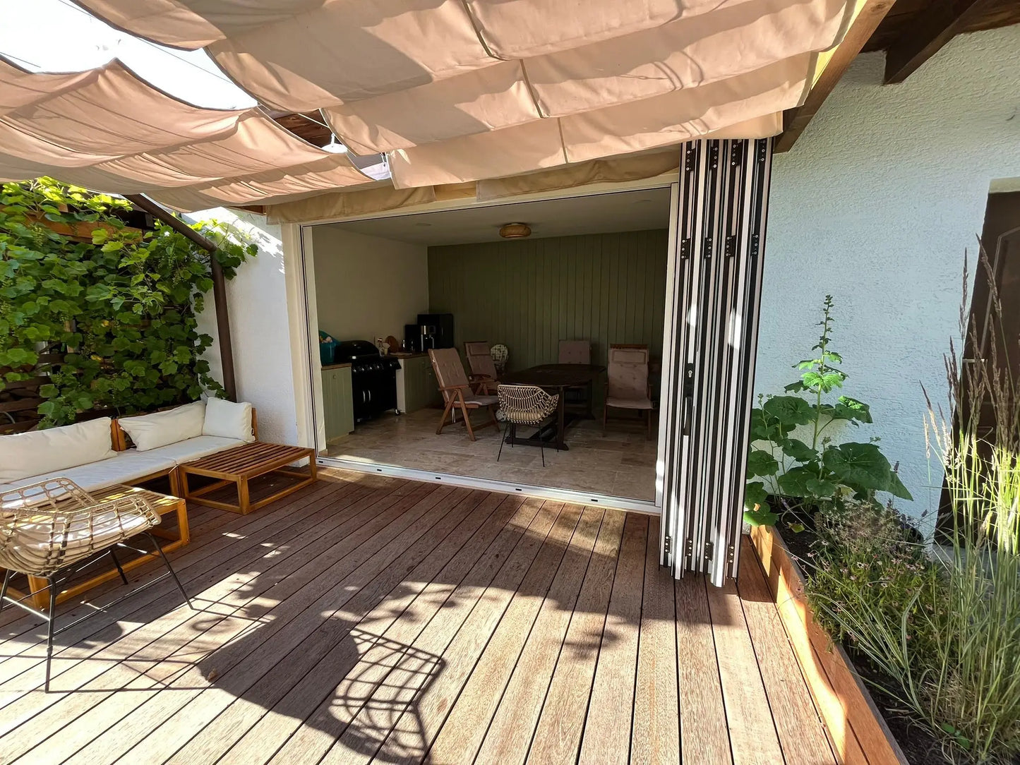 Folding Door for Patio Balcony Exterior Metal Accordion Door Tempered Glass Custom-Made Thermal Break Aluminum Bifold Doors